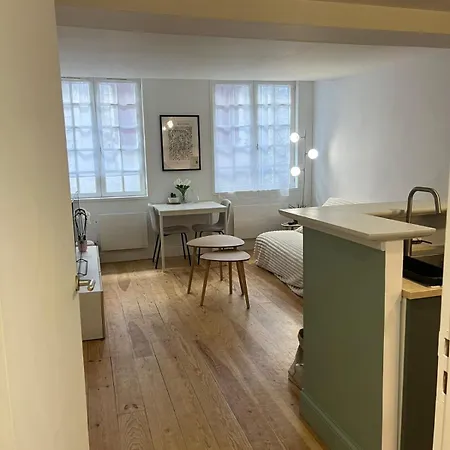 Apartman Milia Etxea - T3 Dans Le Centre Historique *